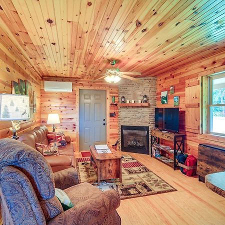 Blue Ridge Mountain Cabin With Views And Hot Tub Sparta المظهر الخارجي الصورة