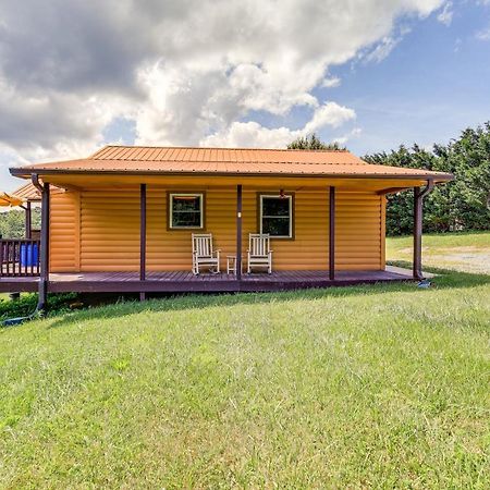 Blue Ridge Mountain Cabin With Views And Hot Tub Sparta المظهر الخارجي الصورة