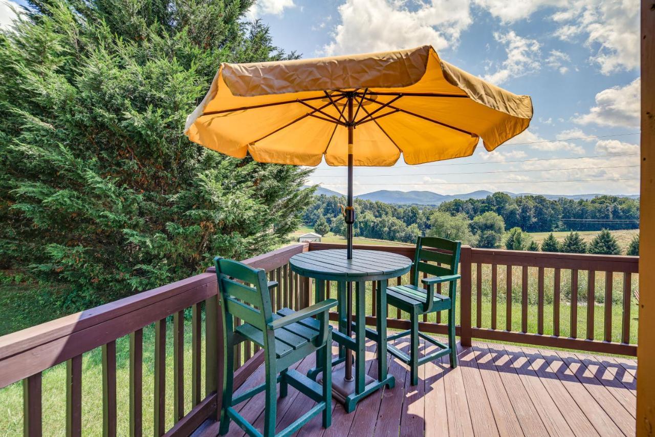 Blue Ridge Mountain Cabin With Views And Hot Tub Sparta المظهر الخارجي الصورة