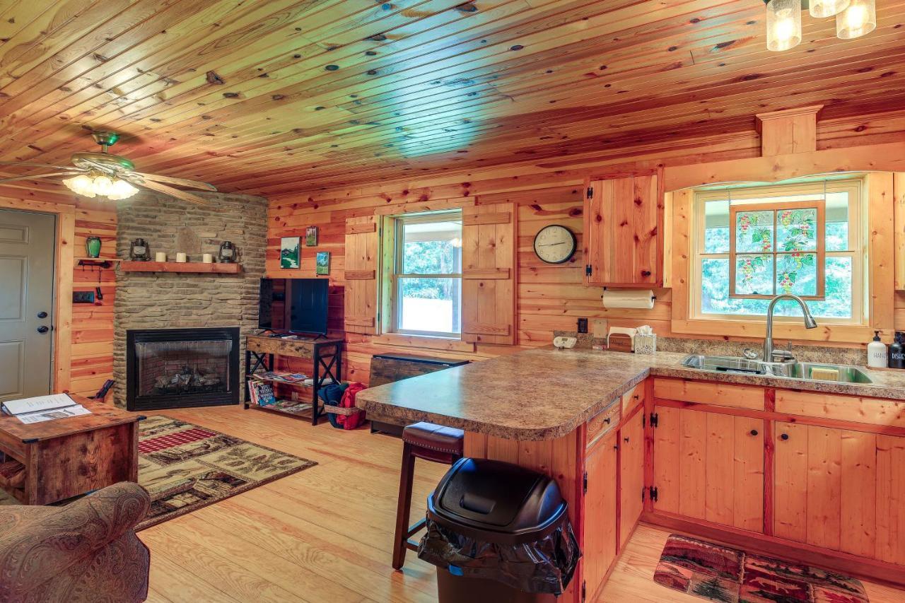 Blue Ridge Mountain Cabin With Views And Hot Tub Sparta المظهر الخارجي الصورة