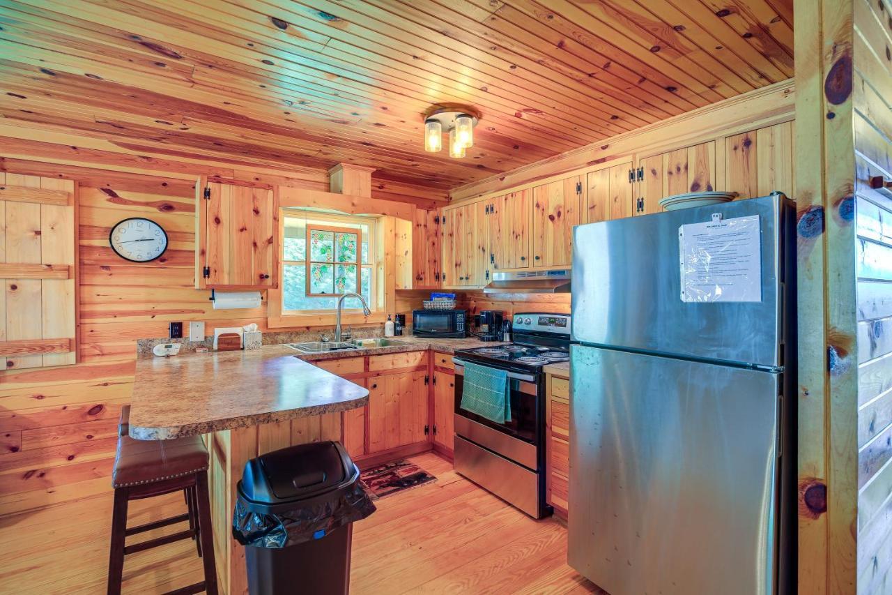 Blue Ridge Mountain Cabin With Views And Hot Tub Sparta المظهر الخارجي الصورة
