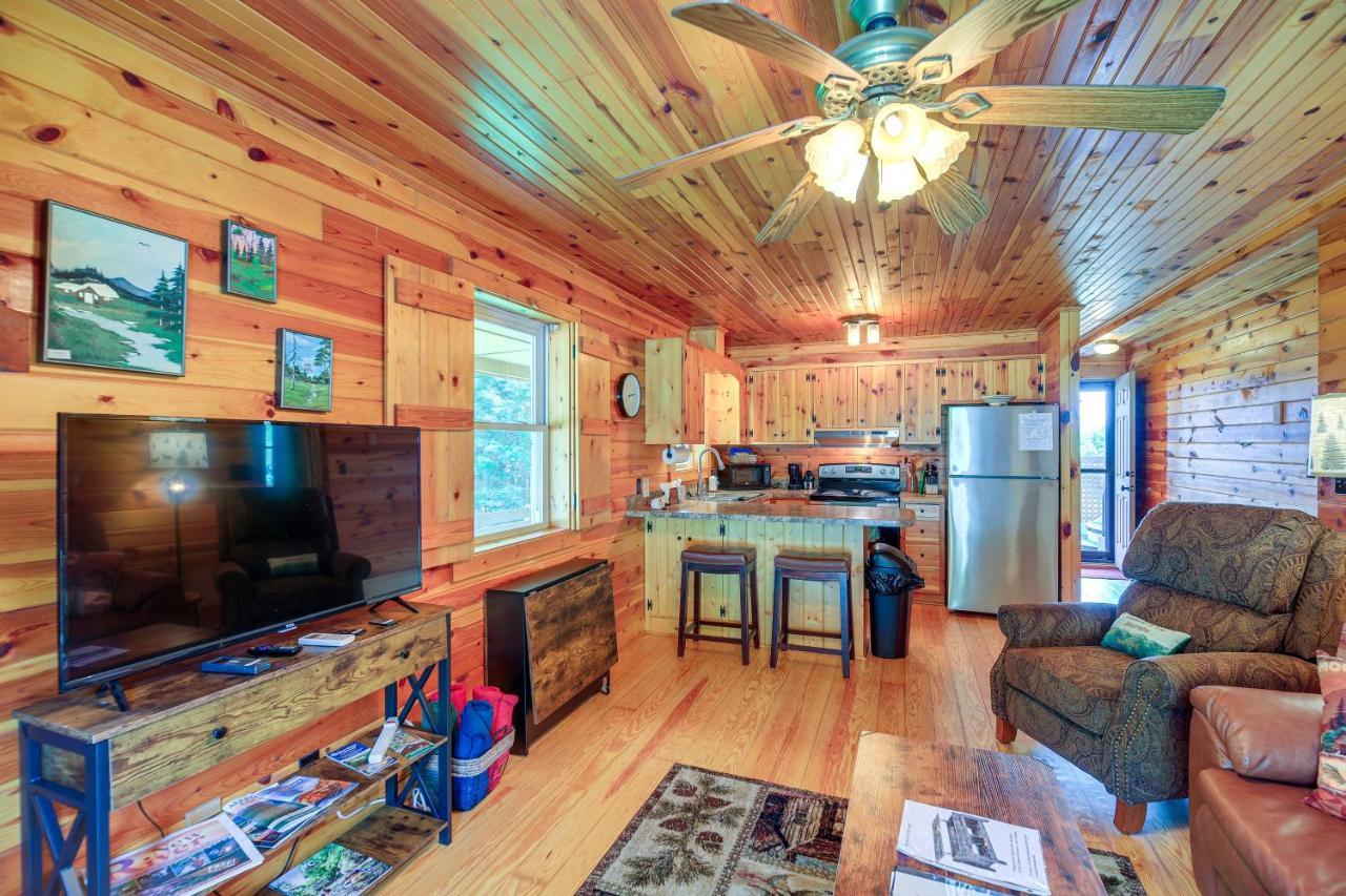 Blue Ridge Mountain Cabin With Views And Hot Tub Sparta المظهر الخارجي الصورة